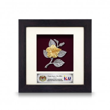6" x 6" Frame with Gold Plated Pewter : Bunga Raya (Hibiscus Flower) 6" x 6" Frame with Gold Plated Pewter : Bunga Raya (Hibiscus Flower)