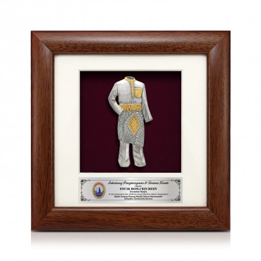 7" x 7" Solid Frame with Gold Plated Pewter - Baju Melayu 7" x 7" Solid Frame with Gold Plated Pewter - Baju Melayu