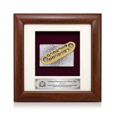 7" x 7" Solid Frame with Gold Plated Pewter - Congkak