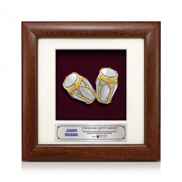 7" x 7" Solid Frame with Gold Plated Pewter - Gendang 7" x 7" Solid Frame with Gold Plated Pewter - Gendang