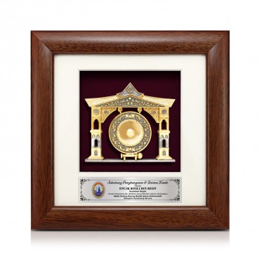 7" x 7" Solid Frame with Gold Plated Pewter - Gong