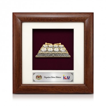 7" x 7" Solid Frame with Gold Plated Pewter - Caklempong 7" x 7" Solid Frame with Gold Plated Pewter - Caklempong