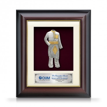 8.5" x 10" Gold Border Solid Frame with Gold Plated Pewter - Baju Melayu 8.5" x 10" Gold Border Solid Frame with Gold Plated Pewter - Baju Melayu