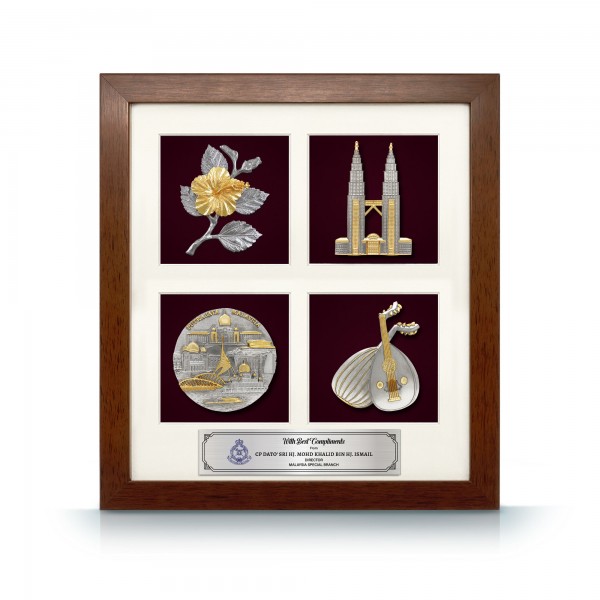 4 in 1 Solid Frame with Gold Plated Pewter