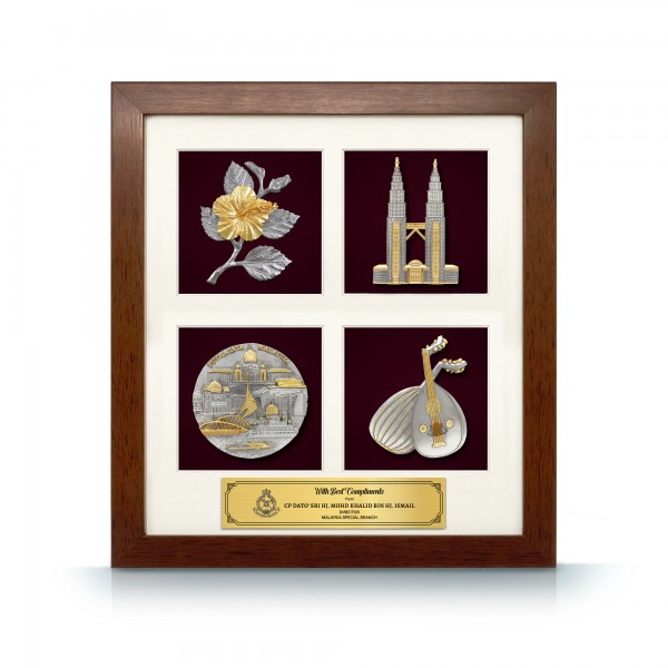 4 in 1 Solid Frame with Gold Plated Pewter