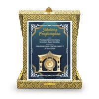 7" x 9" Crystal Award Plaque with Songket Box and Gold Plated Pewter - Gong