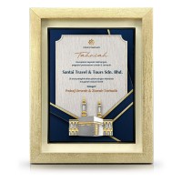 9" x 11" Glory Plaque with Gold Plated Pewter - Kaabah 9" x 11" Glory Plaque with Gold Plated Pewter - Kaabah