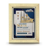 7" x 9" Glory Plaque with Gold Plated Pewter - Malaysia Landmark 7" x 9" Glory Plaque with Gold Plated Pewter - Malaysia Landmark