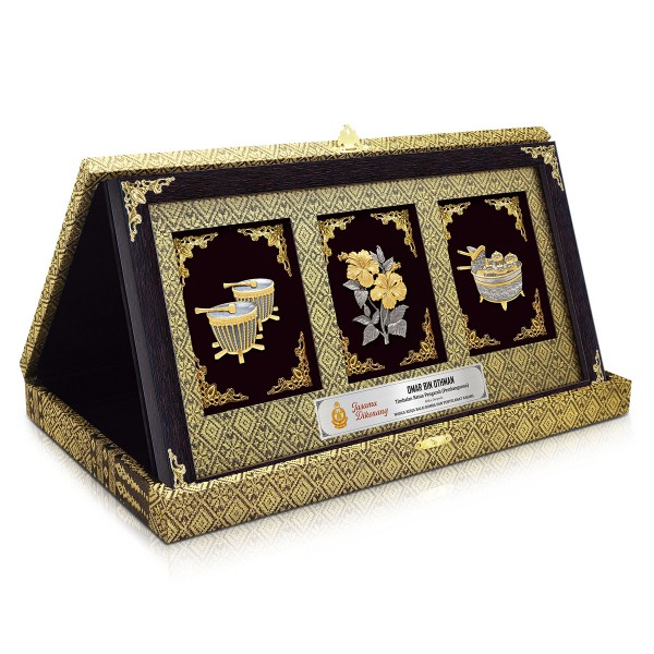3 In 1 Songket Frame (9