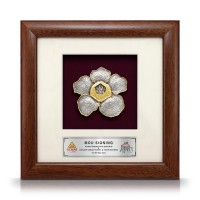 8" x 8" Solid Frame with Gold Plated Pewter - Rafflesia