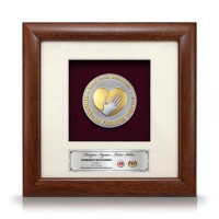 8" x 8" Solid Frame with Gold Plated Pewter - Logo KKM Kementerian Kesihatan Malaysia