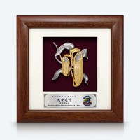 7" x 7" Frame with Gold Plated Pewter - Pitcher Plant (Periuk Kera)