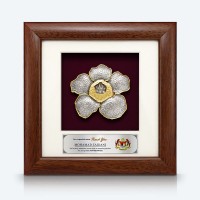 7" x 7" Frame with Gold Plated Pewter - Rafflesia