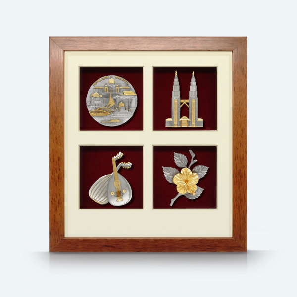 4 in 1 Solid Frame with Gold Plated Pewter