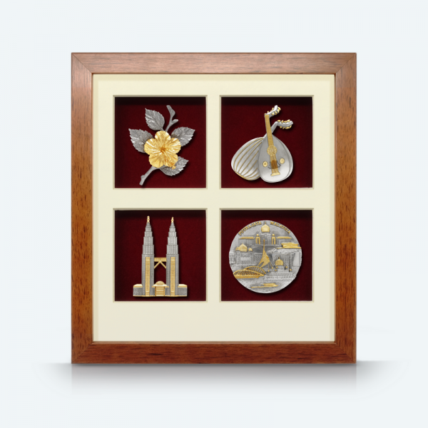 4 in 1 Solid Frame with Gold Plated Pewter