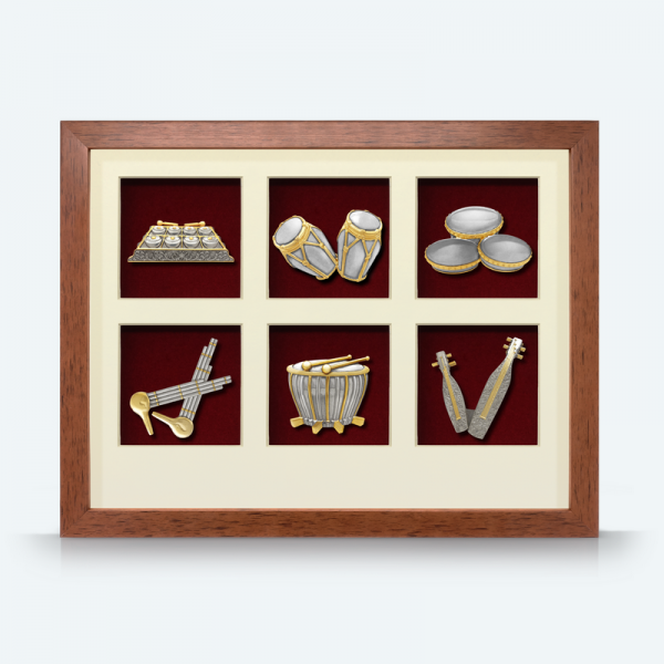 6 in 1 Solid Frame with Gold Plated Pewter