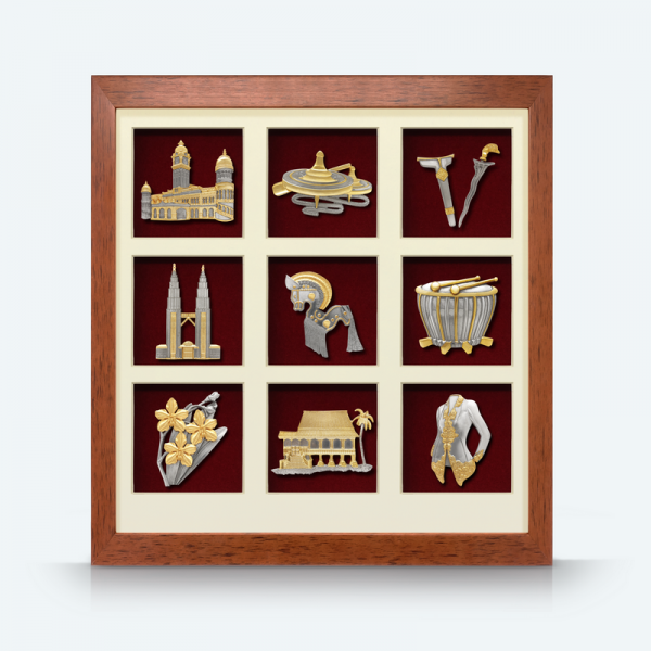 9 in 1 Solid Frame With Gold Plated Pewter