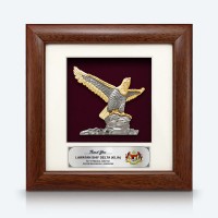7" x 7" Frame with Gold Plated Pewter - Eagle