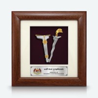 7" x 7" Frame with Gold Plated Pewter - Keris (Kris)